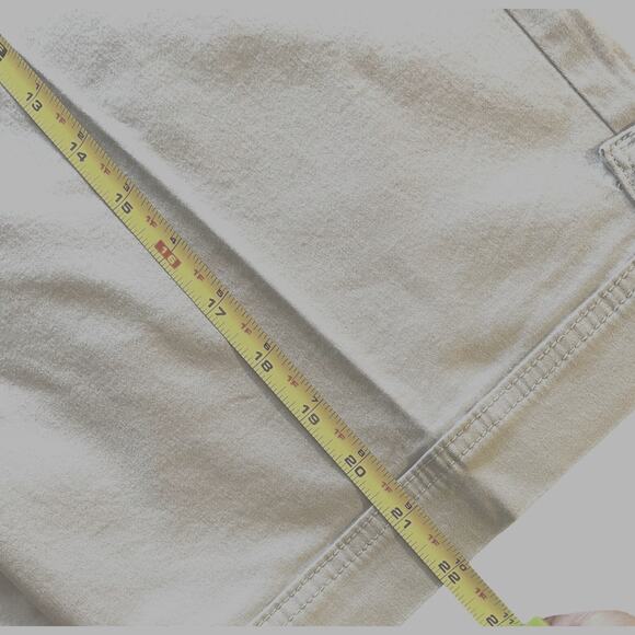 Bermuda Shorts 18 Woman's Vanilla New With Tags Gloria Vanderbilt Khaki Unltd. - Picture 8 of 11